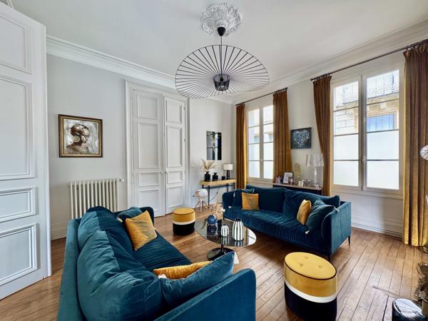 Maison
                                                                                                                                                                                                                                                                                                                        9 pièce(s)                                                                                                                                                                                                          4 chambre(s)                                                                                                                                                                                                          290  m²