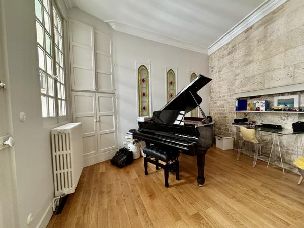 Maison
                                                                                                                                                                                                                                                                                                                        9 pièce(s)                                                                                                                                                                                                          4 chambre(s)                                                                                                                                                                                                          290  m²