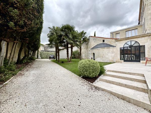 Maison
                                                                                                                                                                                                                                                                                                                        9 pièce(s)                                                                                                                                                                                                          4 chambre(s)                                                                                                                                                                                                          290  m²