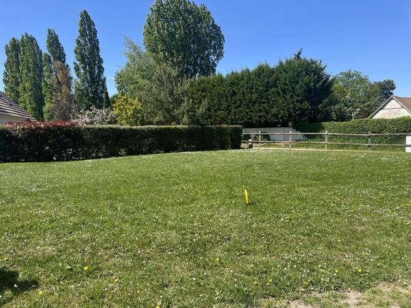 Vente                                                      Terrain
                        
                                         427 m2                     à Houdan