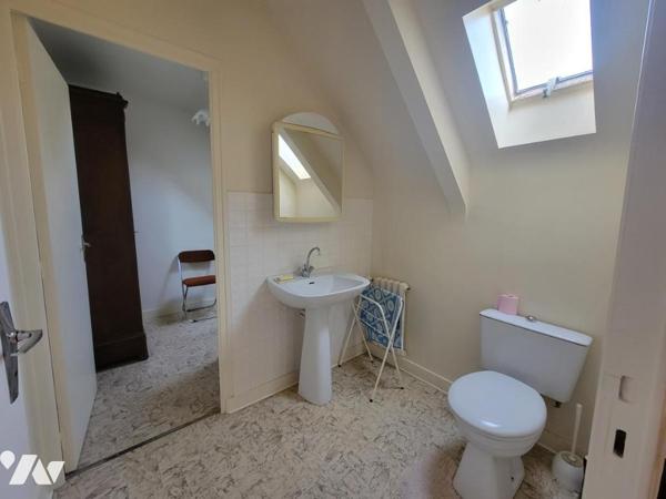 Maison d'habitation dans hameau en campagne