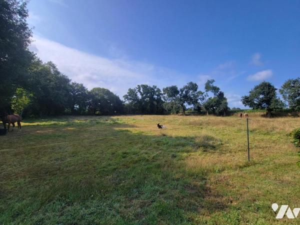 Maison d'habitation dans hameau en campagne