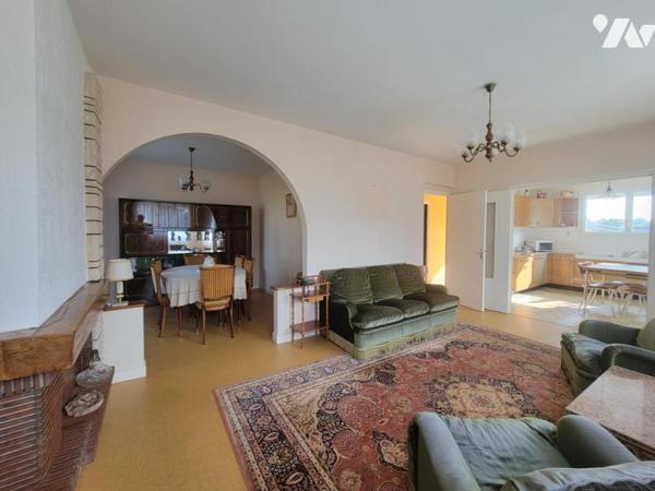 Maison d'habitation dans hameau en campagne