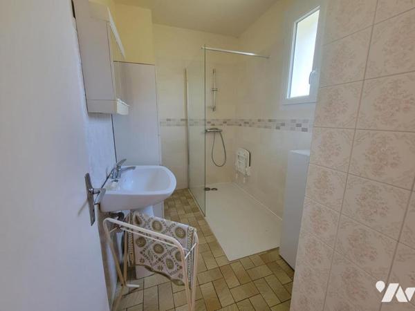 Maison d'habitation dans hameau en campagne