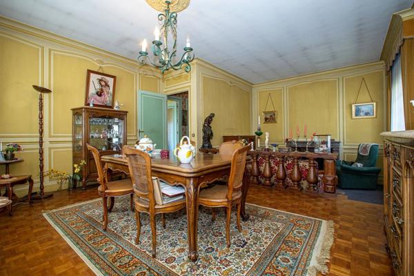 Vente                                                      Immeuble
                        
                     7 pièces                      156 m2                     à Montalieu-Vercieu
