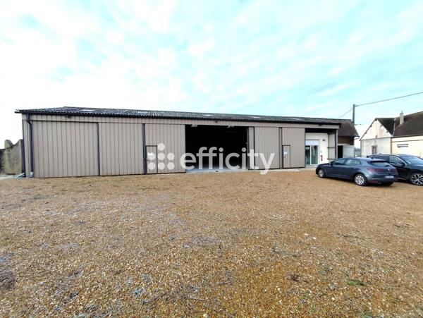 Local Commercial 3 pièces - 400 m²