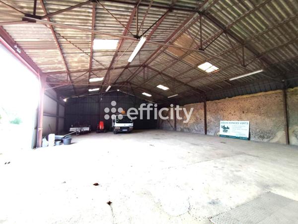 Local Commercial 3 pièces - 400 m²