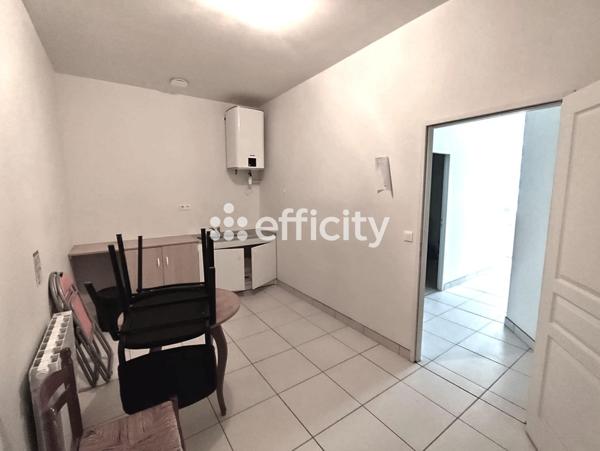 Local Commercial 3 pièces - 400 m²