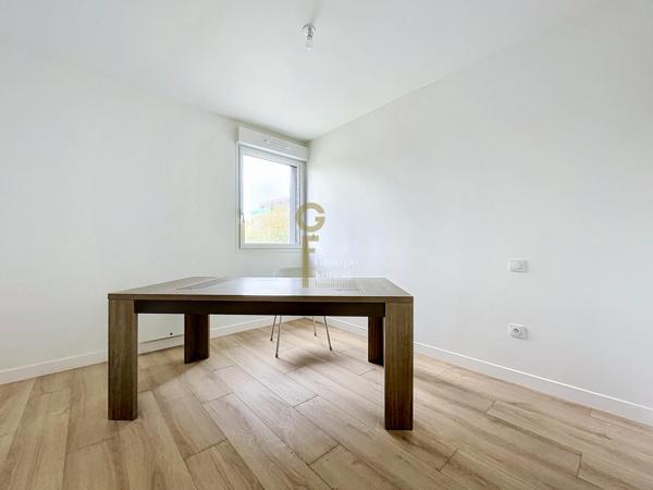 Opportunité d’Investissement – Appartement T4 de 100 m² à Croix (59170) – Vendu loué
