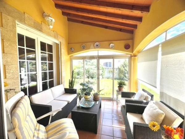 VILLA AVEC PISCINE de PLAIN PIED