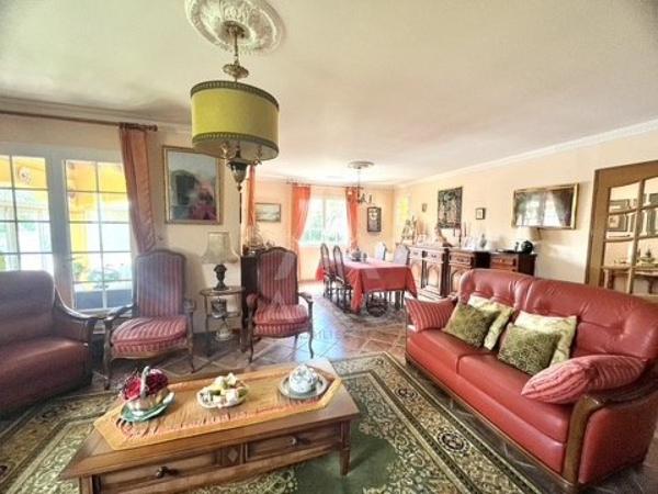 VILLA AVEC PISCINE de PLAIN PIED