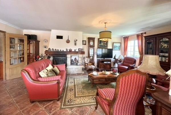VILLA AVEC PISCINE de PLAIN PIED