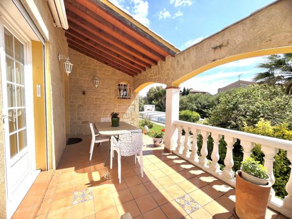 VILLA AVEC PISCINE de PLAIN PIED