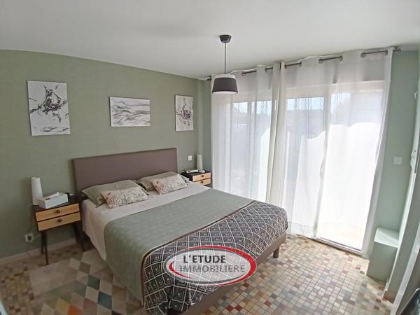Maison familiale bien entretenue avec vie de plain-pied et 4 chambres au total
