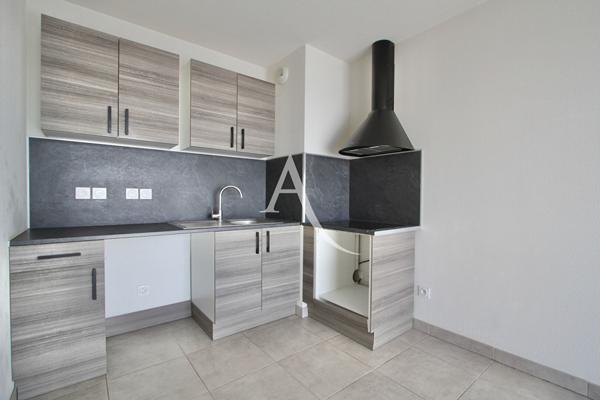 PIGNAN - APPARTEMENT 2 PIÈCE(S) 41,40 m2 - TERRASSE - DOUBLE PLACE DE STATIONNEMENT