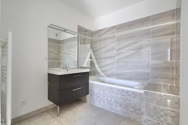 PIGNAN - APPARTEMENT 2 PIÈCE(S) 41,40 m2 - TERRASSE - DOUBLE PLACE DE STATIONNEMENT