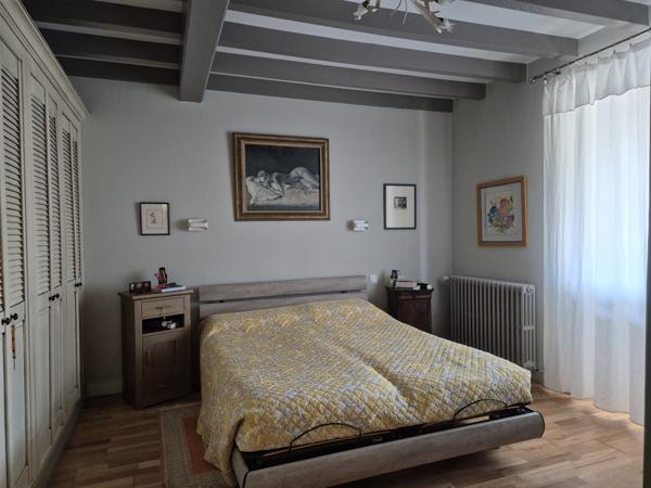 Montagrier (24350) Dordogne, Périgueux, Montagrier, Maison de plain pied 205 m², 4 chambres, terrain arboré clos, piscine sel