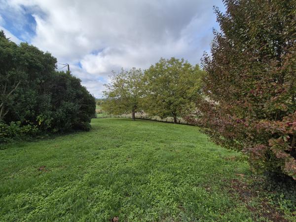 Montagrier (24350) Dordogne, Périgueux, Montagrier, Maison de plain pied 205 m², 4 chambres, terrain arboré clos, piscine sel