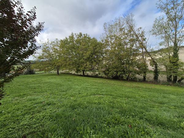 Montagrier (24350) Dordogne, Périgueux, Montagrier, Maison de plain pied 205 m², 4 chambres, terrain arboré clos, piscine sel