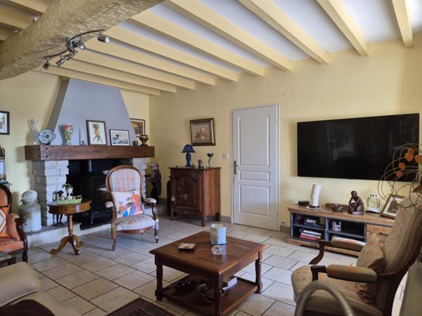 Montagrier (24350) Dordogne, Périgueux, Montagrier, Maison de plain pied 205 m², 4 chambres, terrain arboré clos, piscine sel