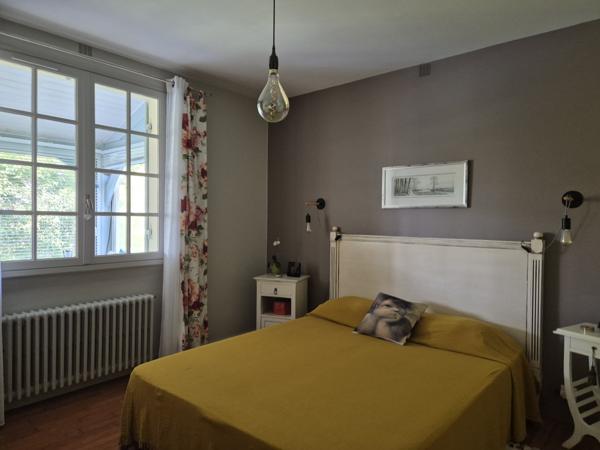 Montagrier (24350) Dordogne, Périgueux, Montagrier, Maison de plain pied 205 m², 4 chambres, terrain arboré clos, piscine sel