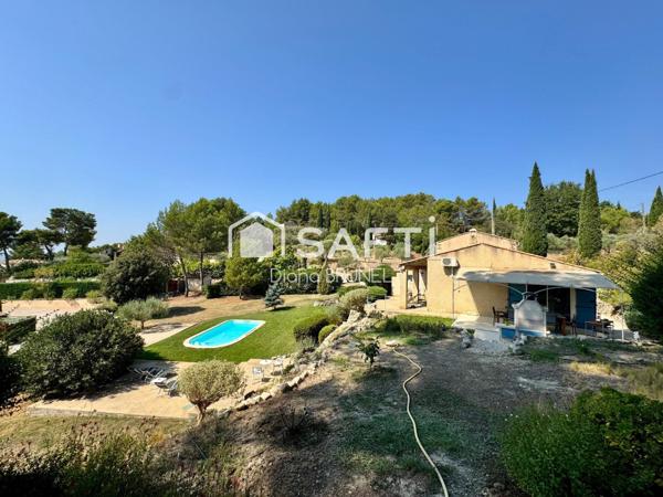 Villa avec piscine, dépendance, garage