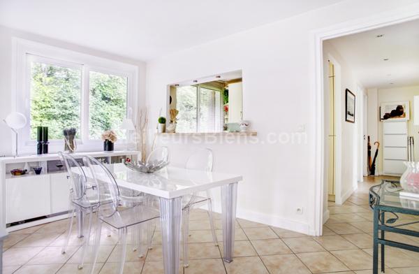 Dernier étage au calme dans la verdure 3 ch balcon séjour style loft.