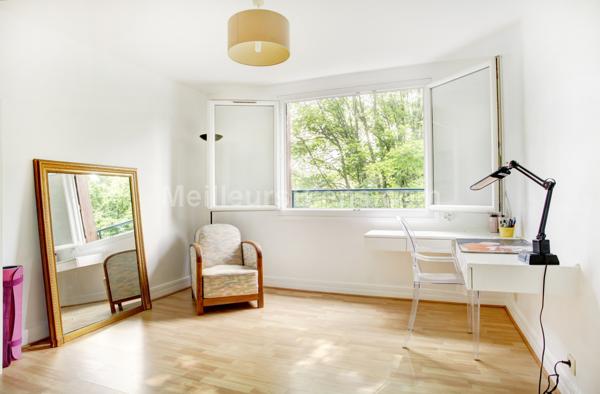 Dernier étage au calme dans la verdure 3 ch balcon séjour style loft.