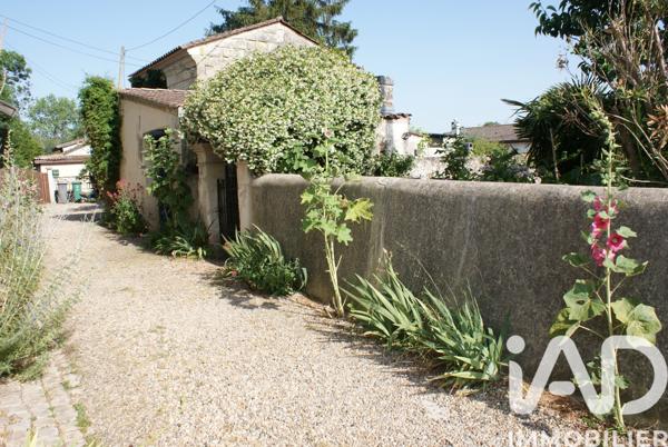 Maison à vendre 7 pièces 211 m² Saint-Louis-de-Montferrand