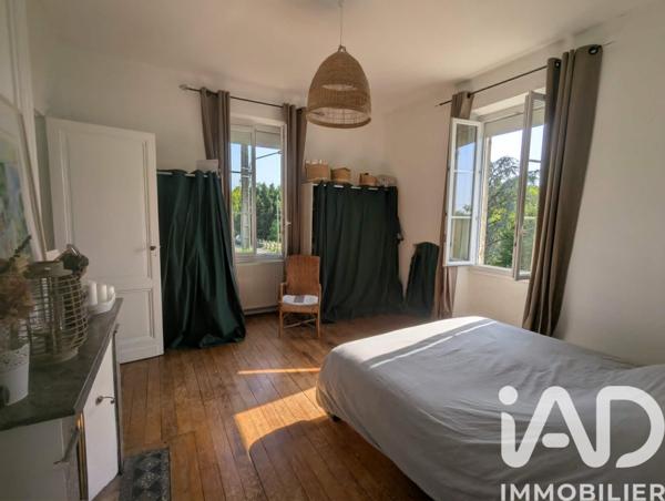 Maison à vendre 7 pièces 211 m² Saint-Louis-de-Montferrand