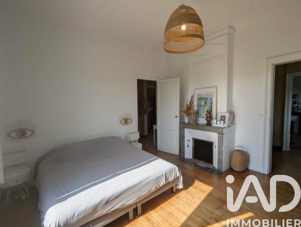 Maison à vendre 7 pièces 211 m² Saint-Louis-de-Montferrand
