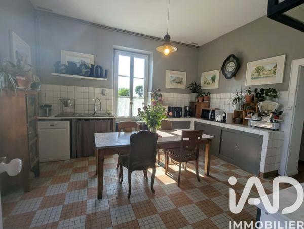 Maison à vendre 7 pièces 211 m² Saint-Louis-de-Montferrand