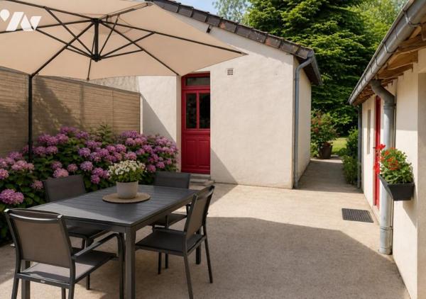 Malicorne sur Sarthe : Maison de bourg avec jardin et dépendances 