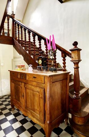 Meudon Bellevue Charmante Maison 1927 en granit intime et chaleureuse en bon état