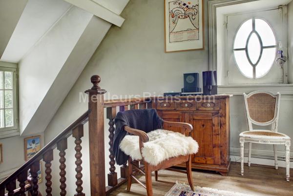 Meudon Bellevue Charmante Maison 1927 en granit intime et chaleureuse en bon état