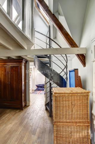 Meudon Bellevue Charmante Maison 1927 en granit intime et chaleureuse en bon état