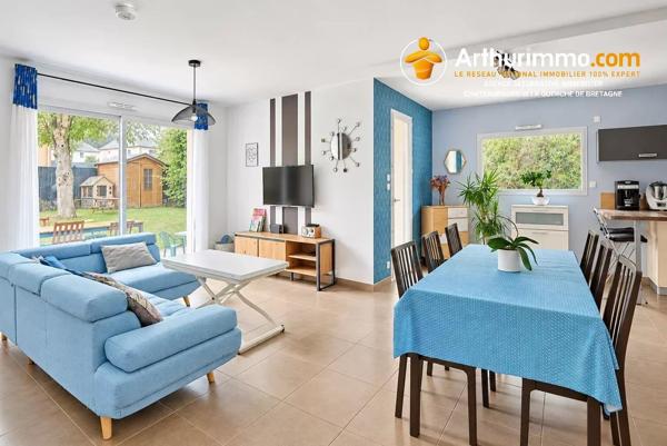 Vente                                                      Maison
                        
                     6 pièces                      134 m2                     à Châteaubourg