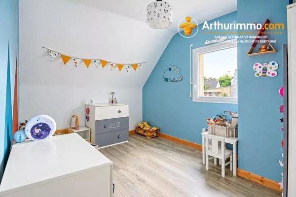 Vente                                                      Maison
                        
                     6 pièces                      134 m2                     à Châteaubourg