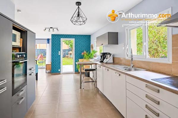 Vente                                                      Maison
                        
                     6 pièces                      134 m2                     à Châteaubourg