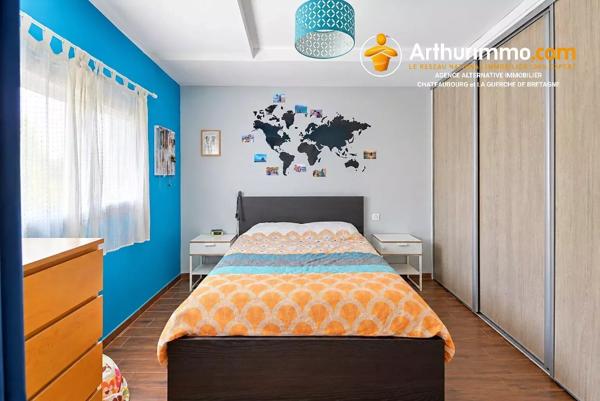 Vente                                                      Maison
                        
                     6 pièces                      134 m2                     à Châteaubourg