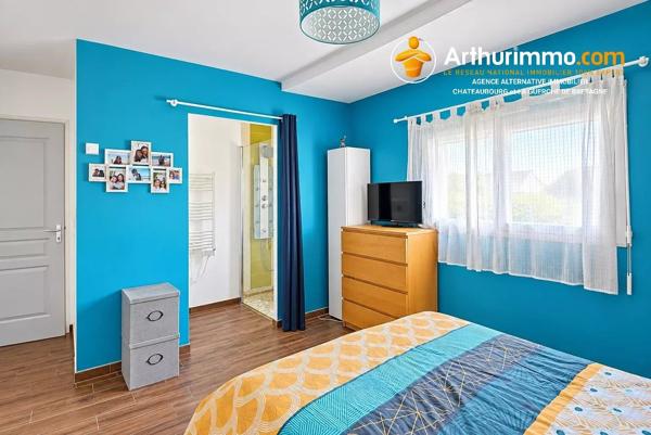 Vente                                                      Maison
                        
                     6 pièces                      134 m2                     à Châteaubourg