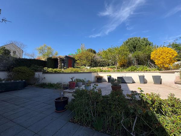 Maison Verrieres Le Buisson 7 pièce(s) 182.7 m2