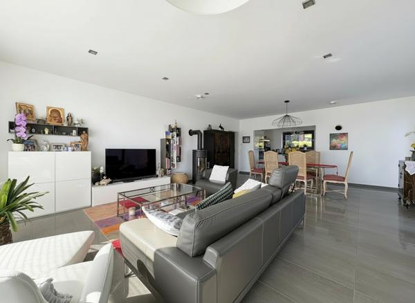 Maison Verrieres Le Buisson 7 pièce(s) 182.7 m2