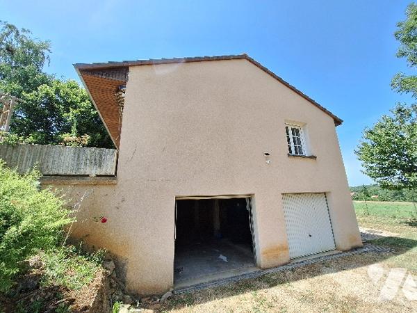 Pavillon plain-pied 80m² 3 chambres, sur terrain d'environ 1900 m², au calme, proche des commodités