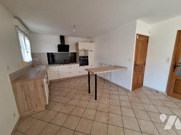 Pavillon plain-pied 80m² 3 chambres, sur terrain d'environ 1900 m², au calme, proche des commodités