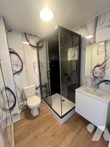 Appartement en Duplex dans petite copropriété une vaste chambre et une cabine vue mer et balcon