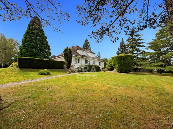 MAISON 9 PIÈCES 240 M² ? SAINT-FARGEAU-PONTHIERRY, VOLUMES EXCEPTIONNELS ET GRAND TERRAIN AVEC PISCINE