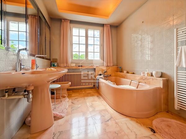 MAISON 9 PIÈCES 240 M² ? SAINT-FARGEAU-PONTHIERRY, VOLUMES EXCEPTIONNELS ET GRAND TERRAIN AVEC PISCINE