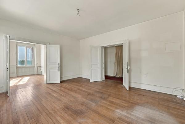 Appartement
         5 pièces
        - 125 m² Exclusivité 180 000 € *