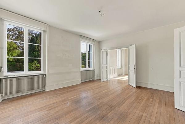 Appartement
         5 pièces
        - 125 m² Exclusivité 180 000 € *